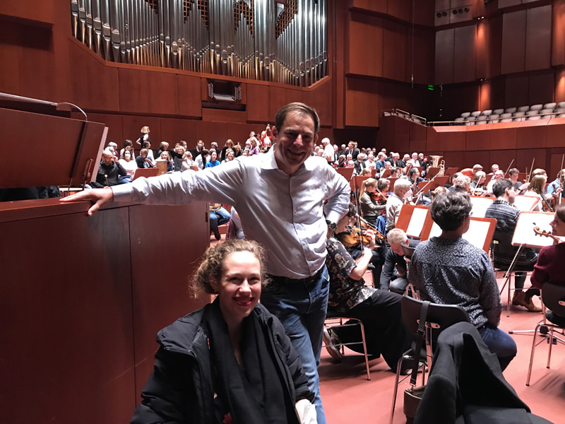 Ich bin stolz darauf, die Bühne mit meinen Schülern zu teilen, hier mit Mezzosopran Louise Lotte Edler, Alte Oper Frankfurt, „Les Beatitudes“ von Cesar Franck, 31.10.2022