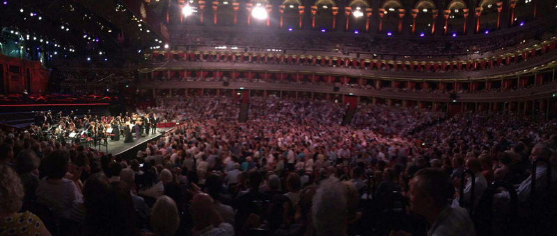 Mozart 'Requiem' und Konzertarie 'Per questa bella mano' bei den BBC Proms in der Royal Albert Hall mit dem Budapest Festival Orchestra unter Iván Fischer August 2016